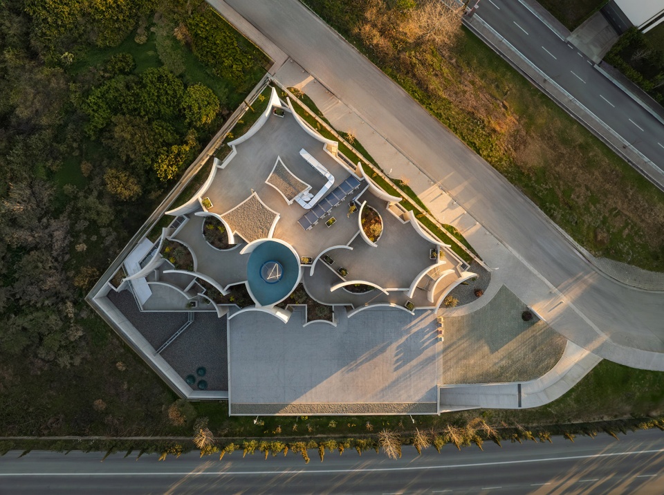 veterinary hospital by davide macullo architects