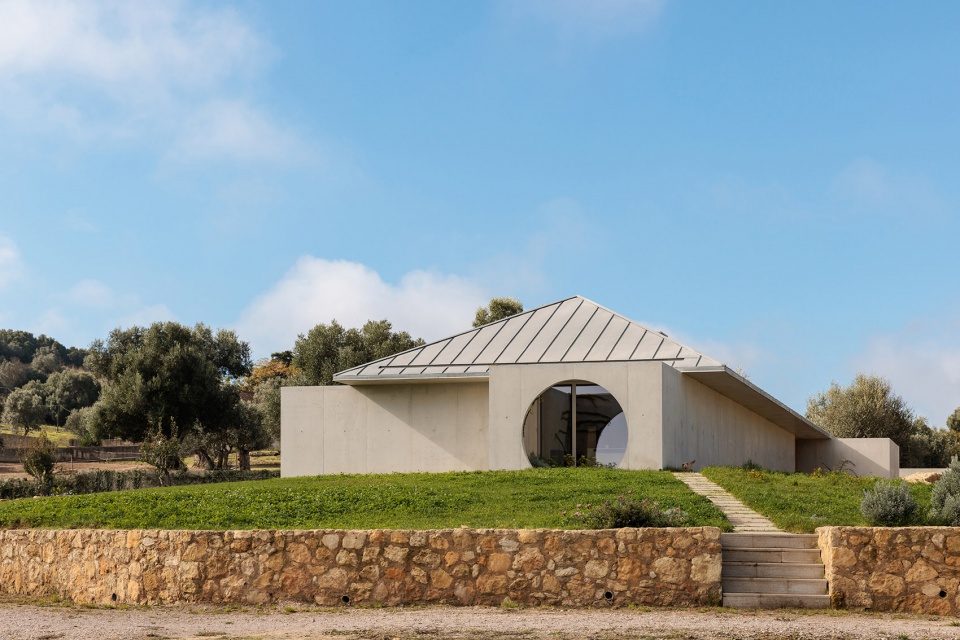 house in serra do louro by joao completo cimbre