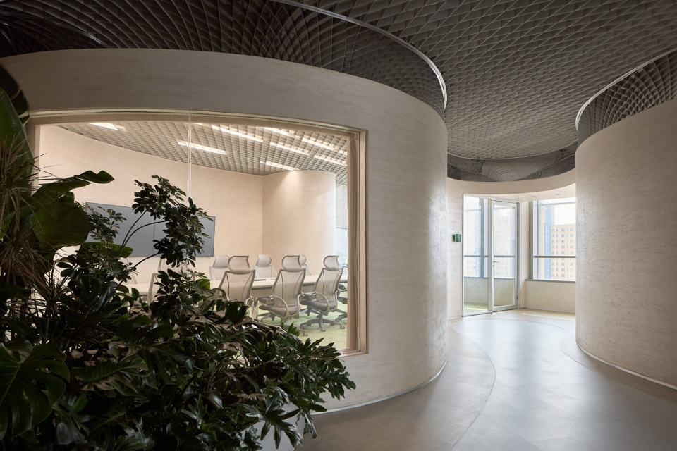 interior design for an asset management company by hcch studio