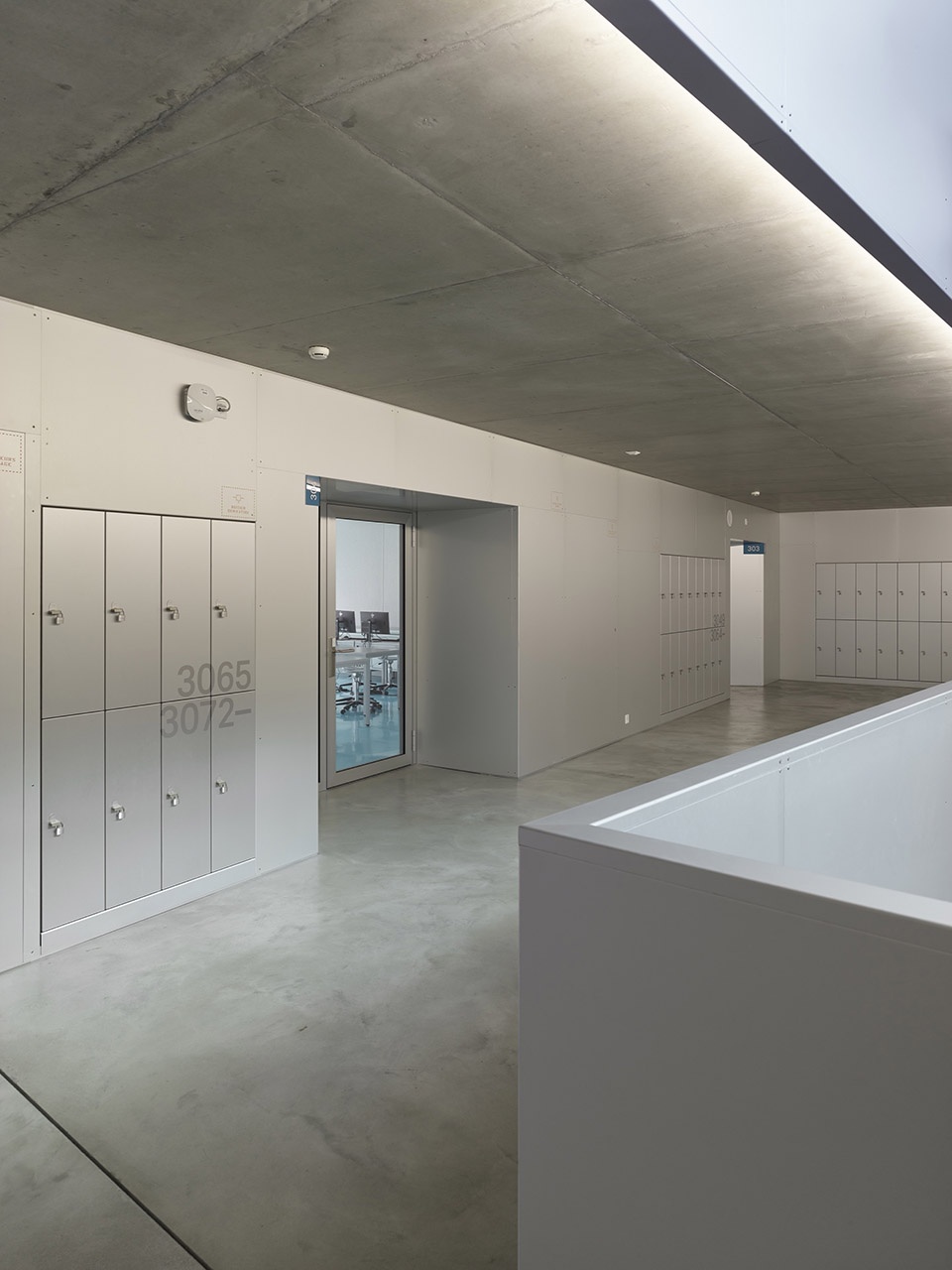 sierre business and general education school by bonnard woeffray architectes