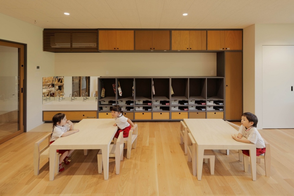 FK Kindergarten and Nursery by HIBINOSEKKEI Youji no Shiro KIDS DESIGN LABO