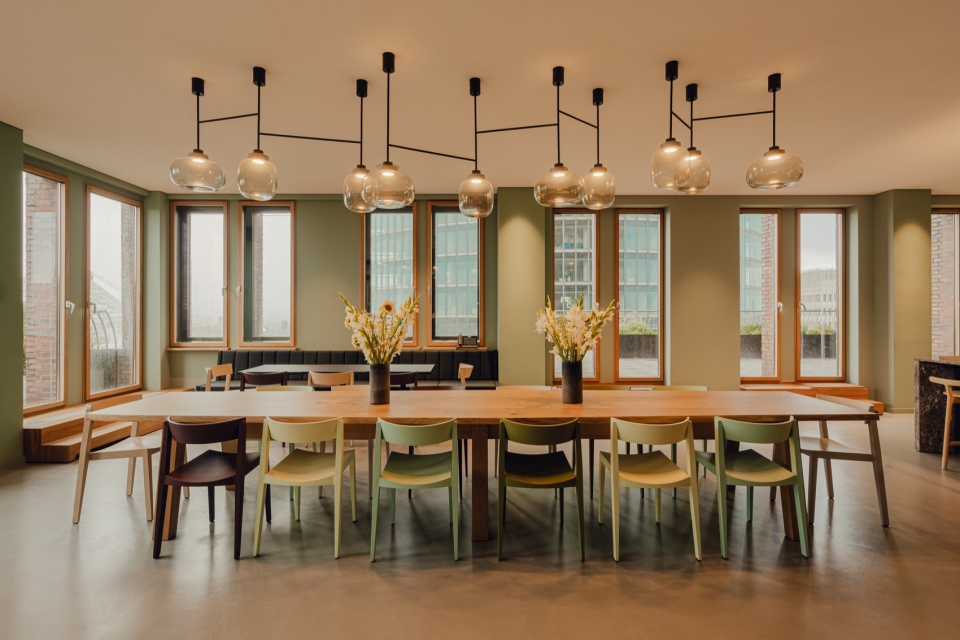 Freshfields Bruckhaus Deringe office by Kinzo