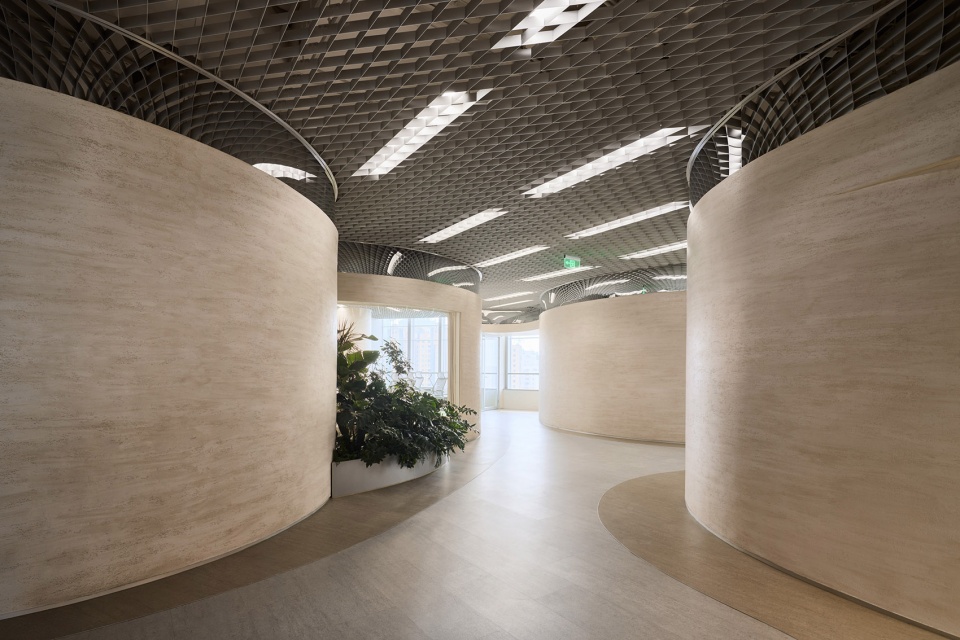 interior design for an asset management company by hcch studio
