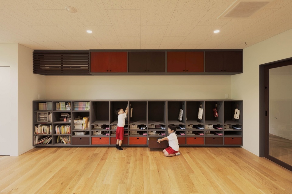 FK Kindergarten and Nursery by HIBINOSEKKEI Youji no Shiro KIDS DESIGN LABO