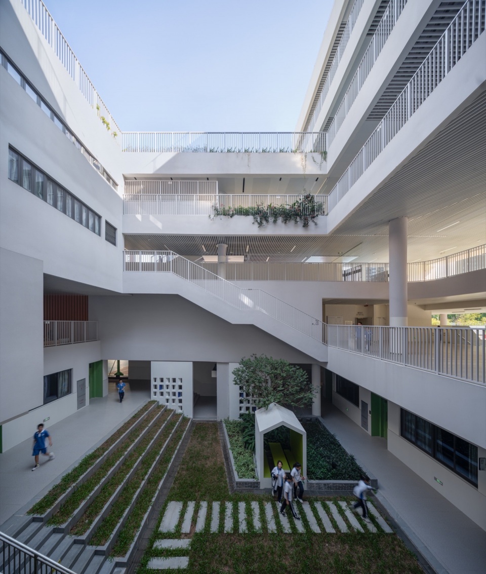 The Minzhi Campus of Shenzhen Longhua Senior High School Education Group by Yuanism Architects SUIADR