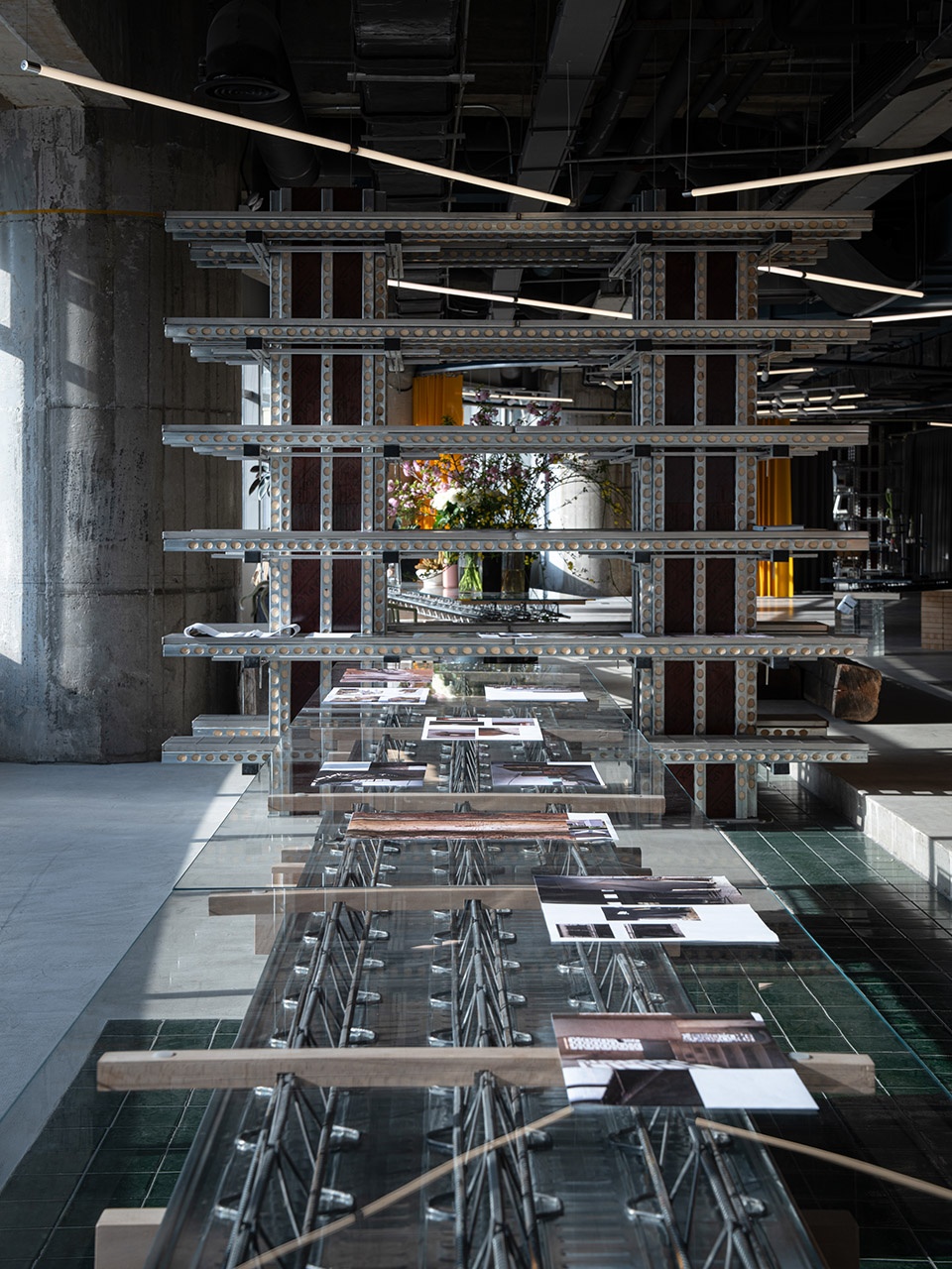 889glo art space by spactrum