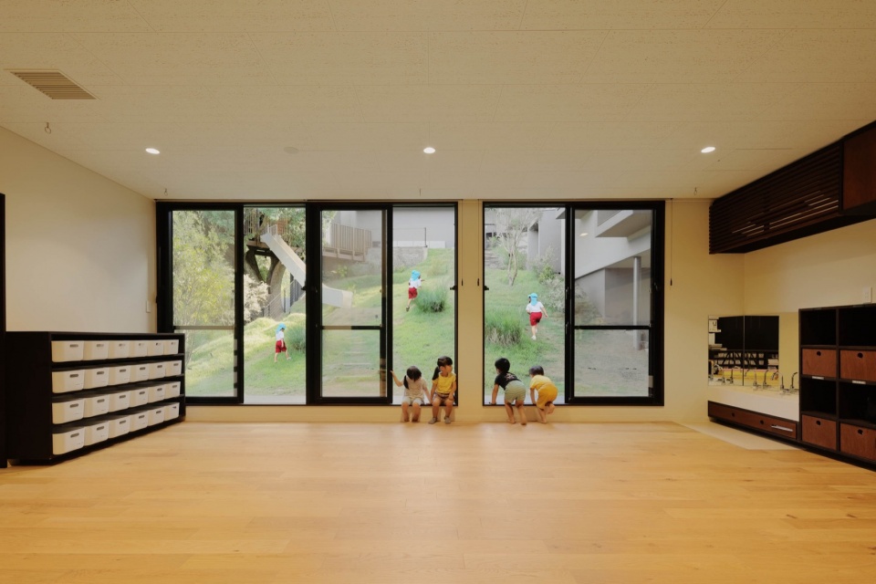 FK Kindergarten and Nursery by HIBINOSEKKEI Youji no Shiro KIDS DESIGN LABO