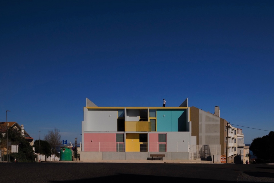 4 Modular Kindergartens in Lisbon by SUMMARY yin