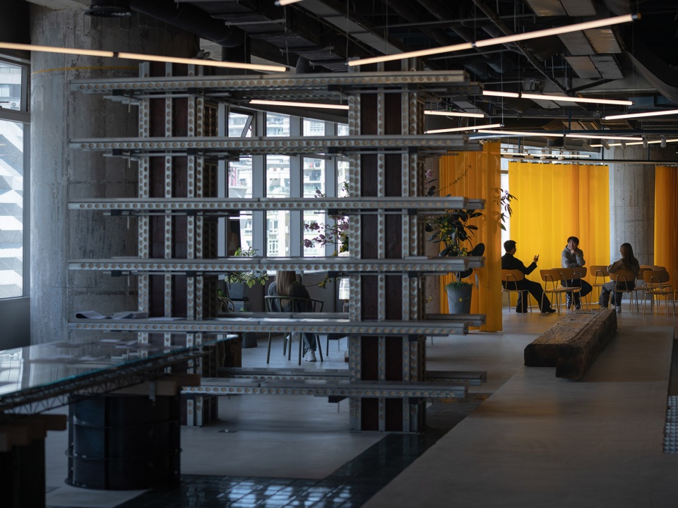 889glo art space by spactrum