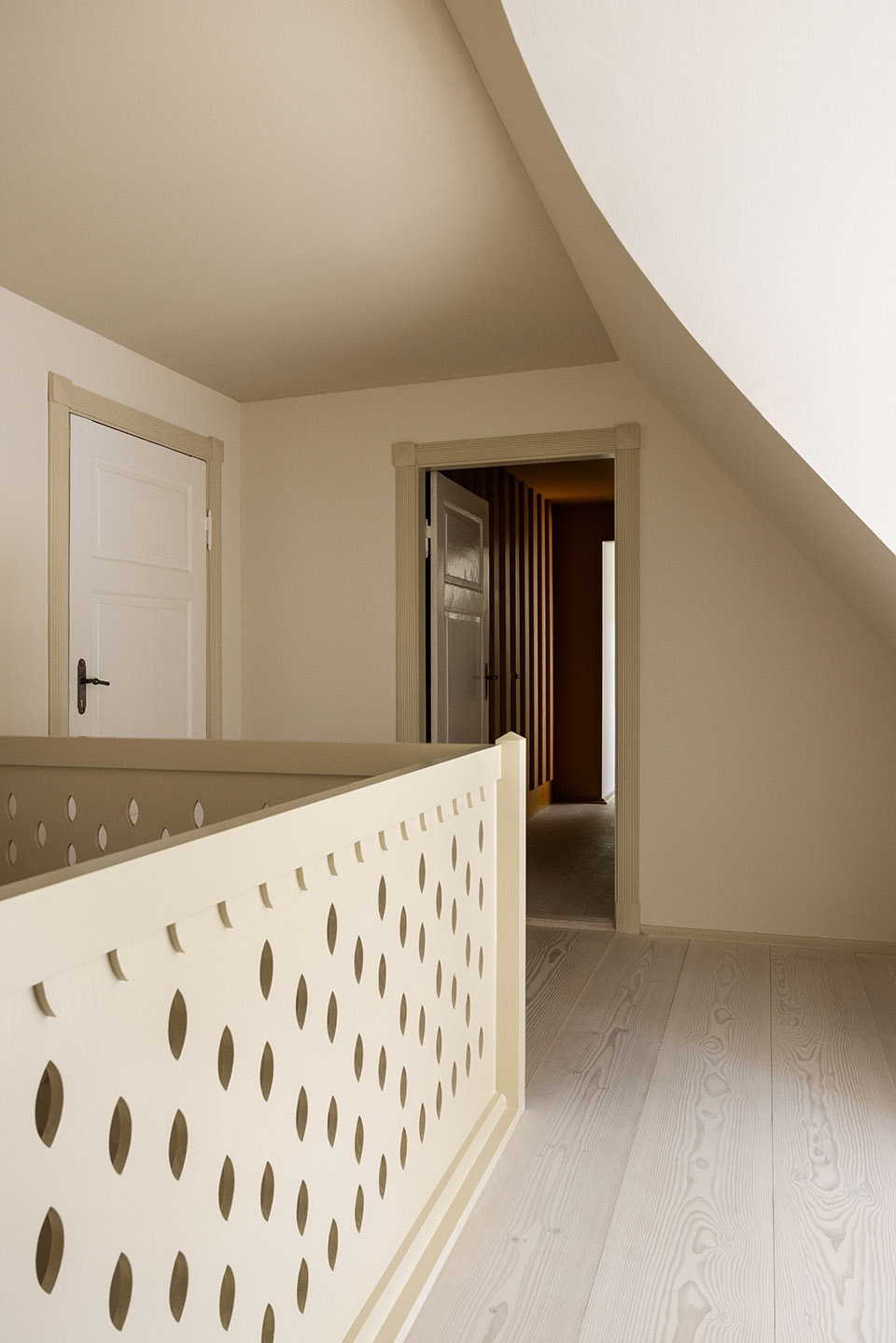 dinesen county house by mentze ottenstein