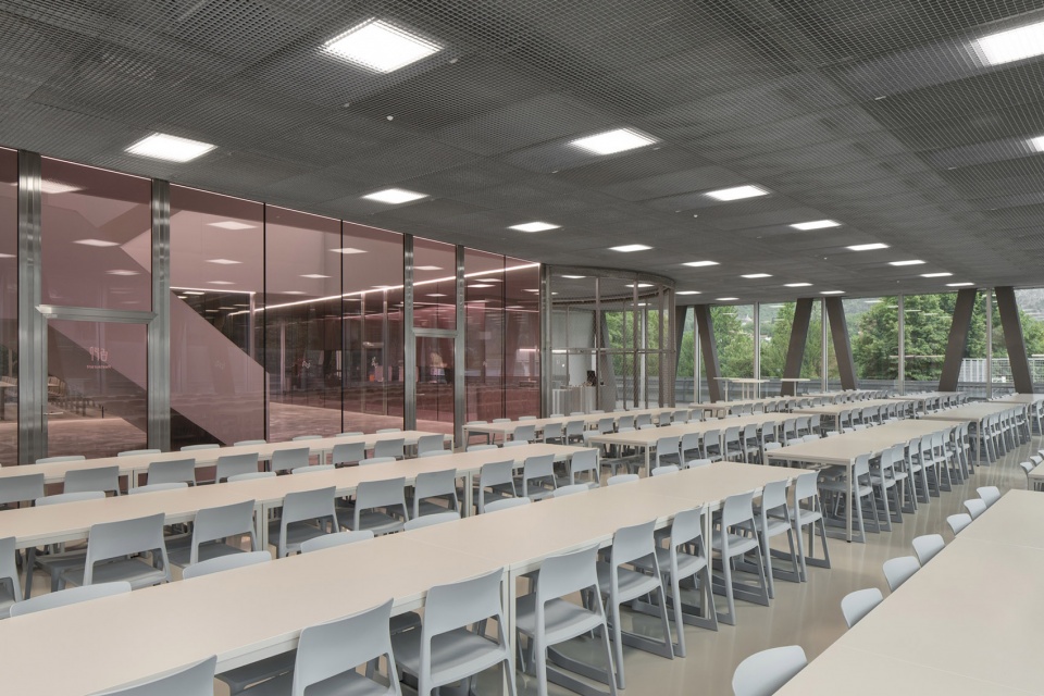 sierre business and general education school by bonnard woeffray architectes