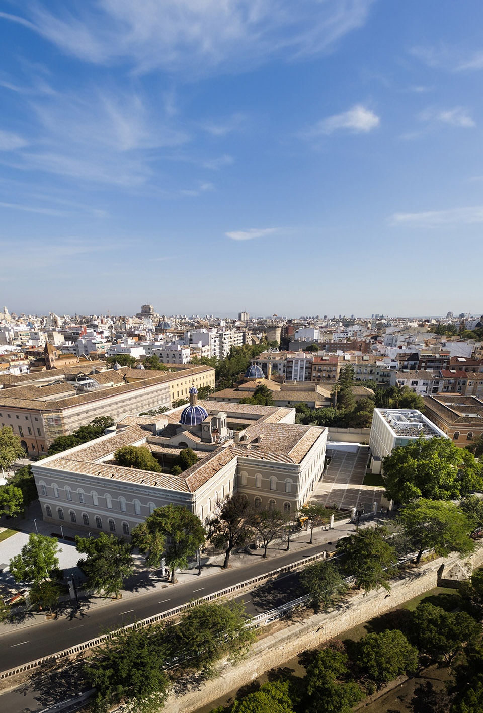 universidad europea turia campus by ramon esteve estudio