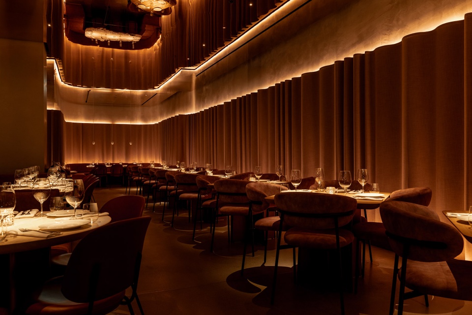 mr porter steakhouse bar lounge by baranowitz kronenberg