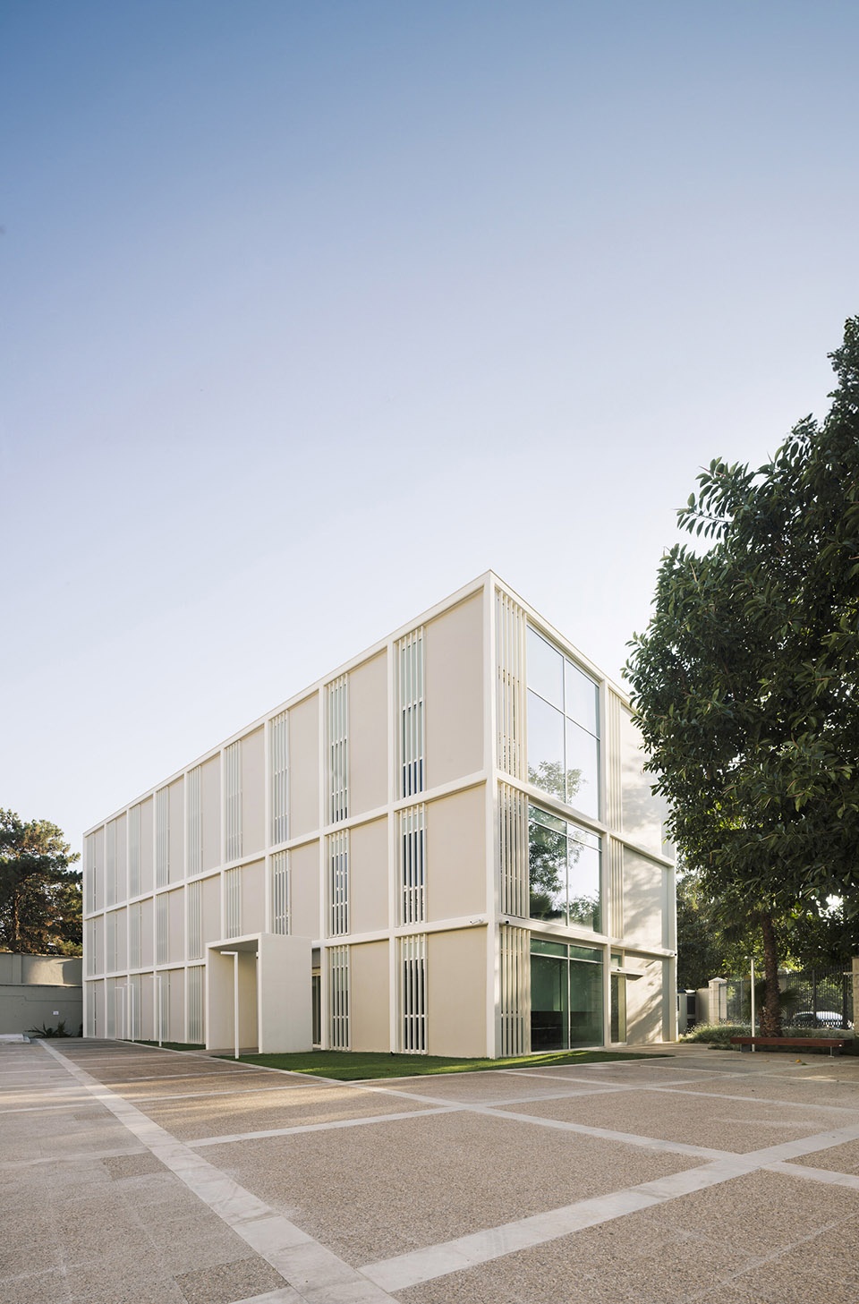 universidad europea turia campus by ramon esteve estudio