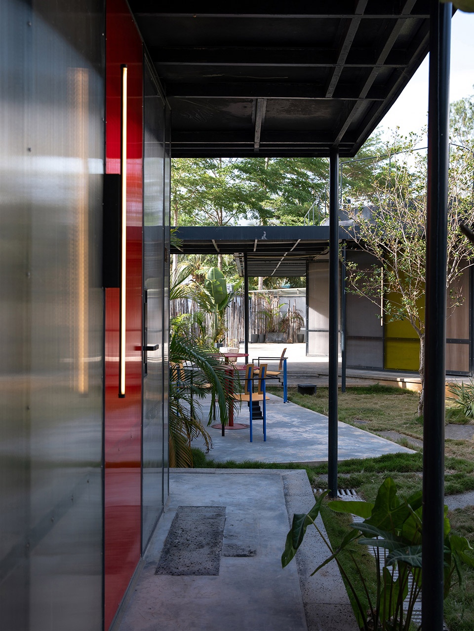 earth hugging duke plaza by edge architect