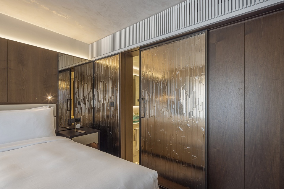fairmont golden prague glass wall by lasvit
