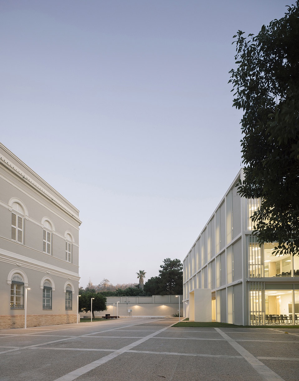 universidad europea turia campus by ramon esteve estudio