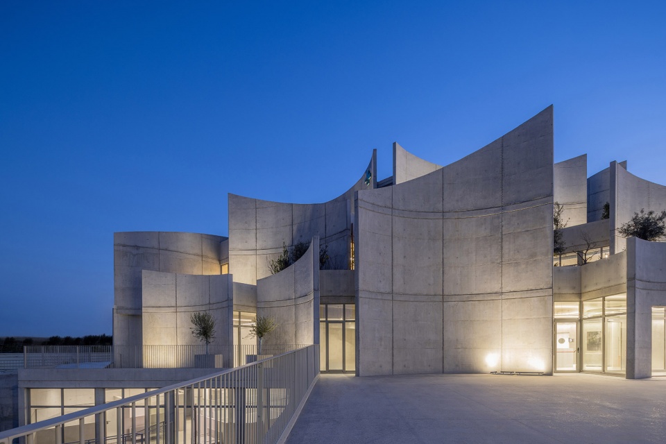 veterinary hospital by davide macullo architects