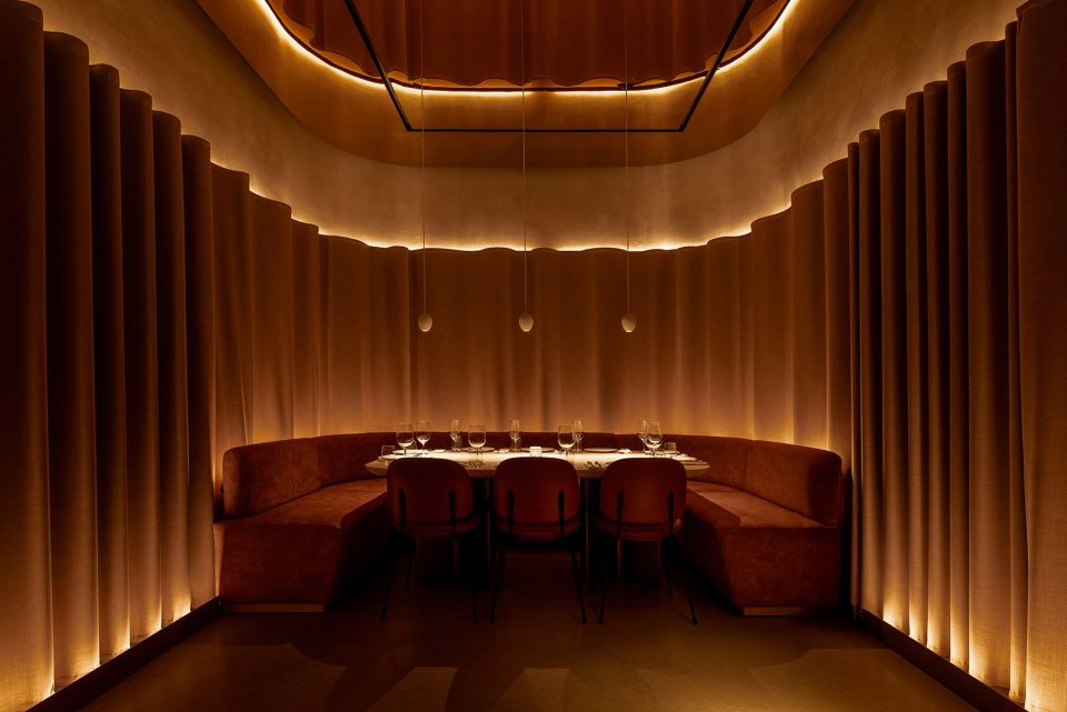 mr porter steakhouse bar lounge by baranowitz kronenberg