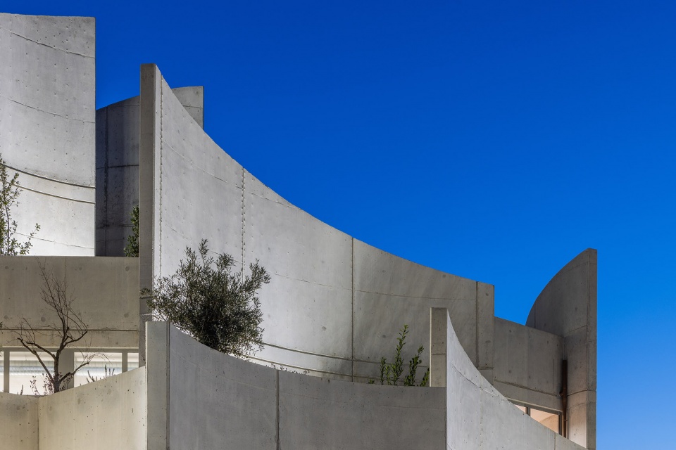 veterinary hospital by davide macullo architects