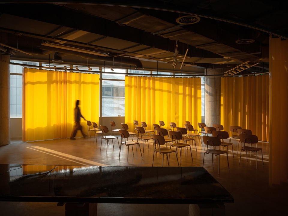 889glo art space by spactrum