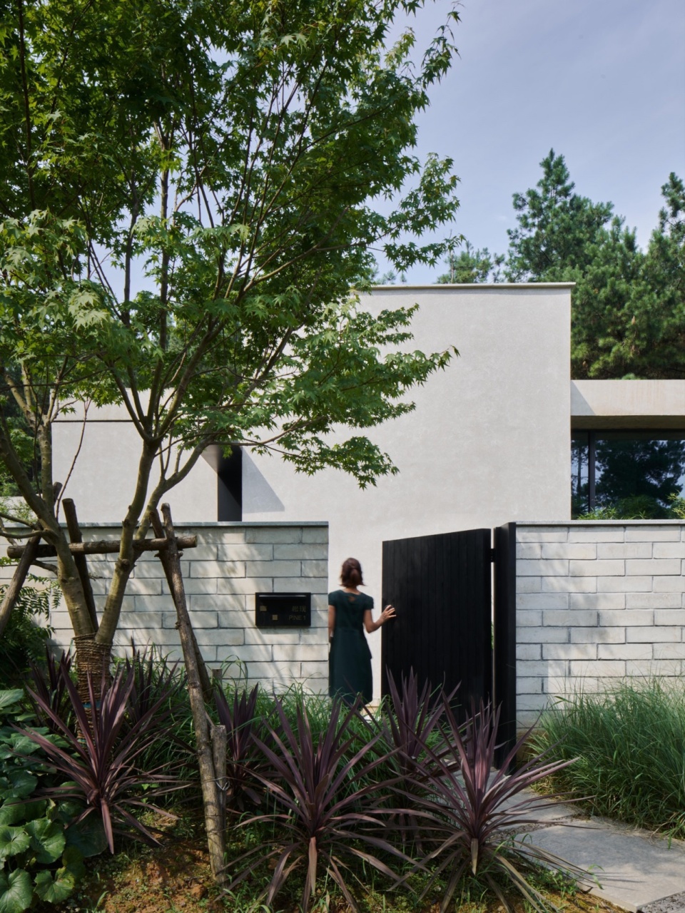 Anadu Pine Villa by STUDIO8 Architects