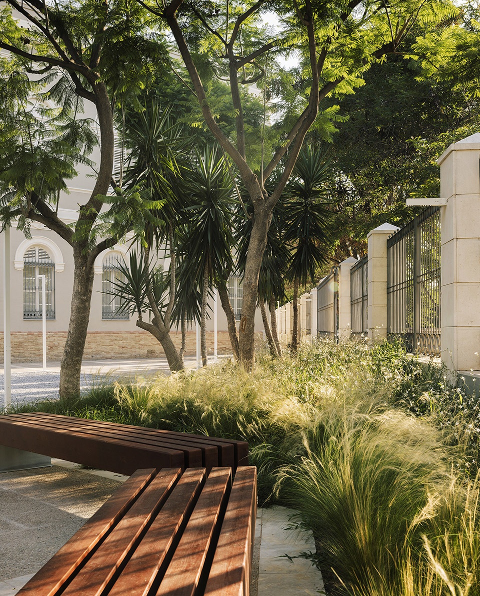 universidad europea turia campus by ramon esteve estudio
