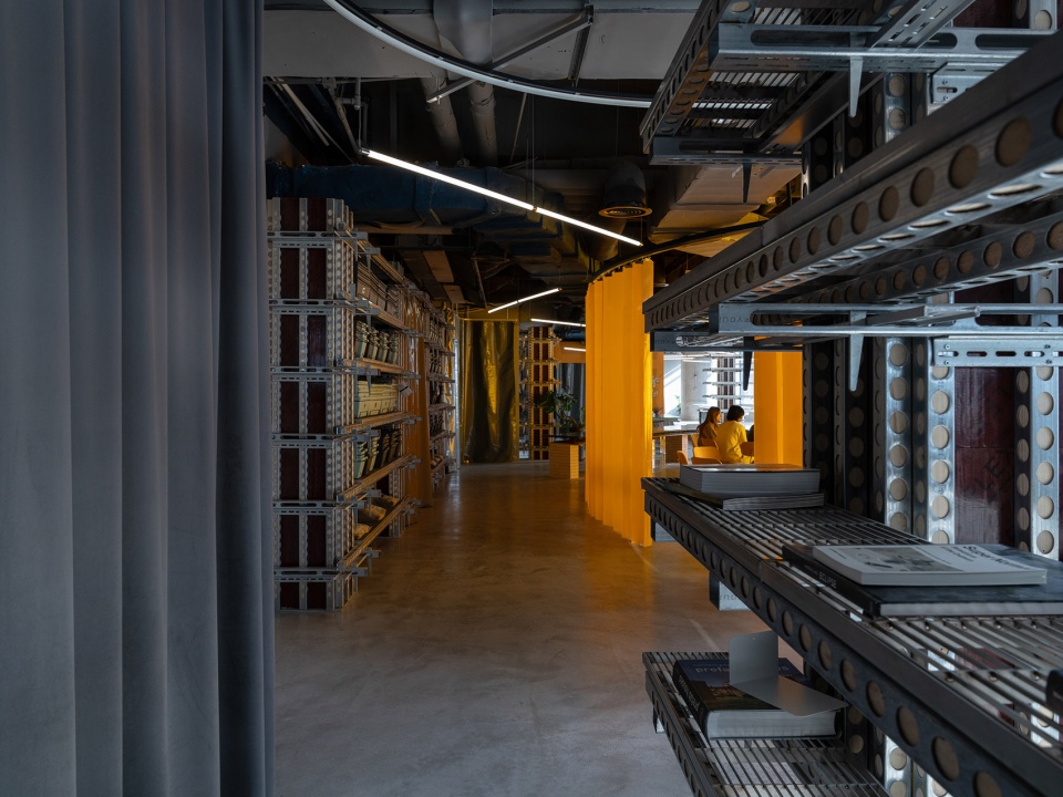 889glo art space by spactrum