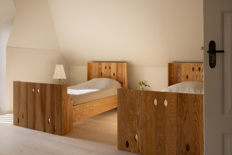 dinesen county house by mentze ottenstein