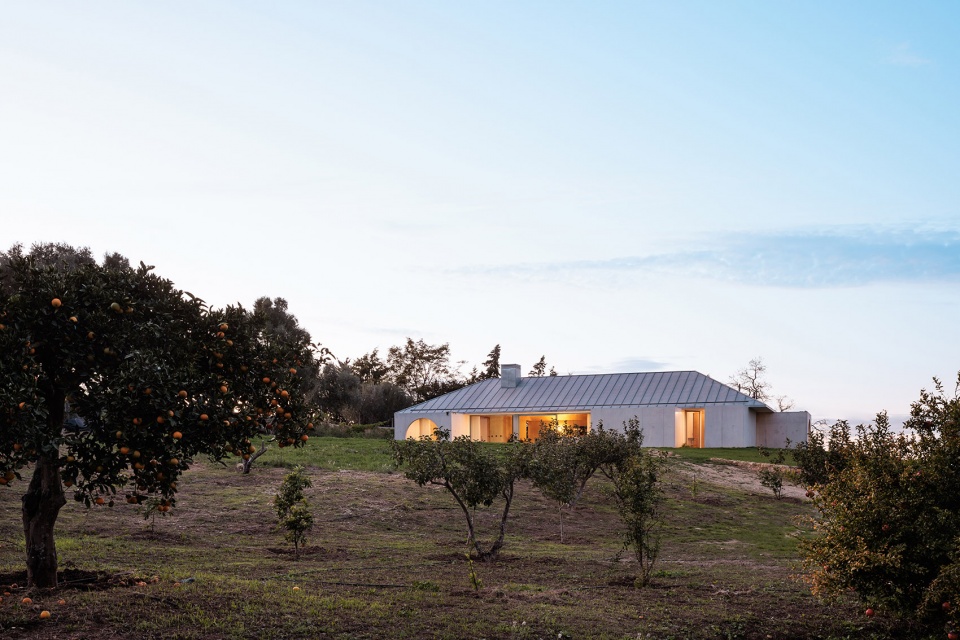 house in serra do louro by joao completo cimbre