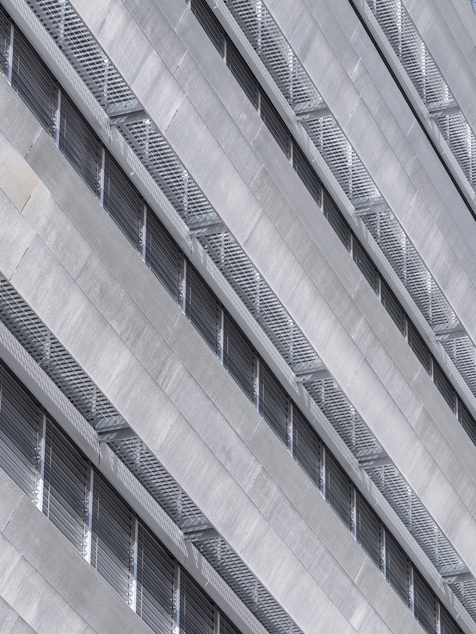 sierre business and general education school by bonnard woeffray architectes