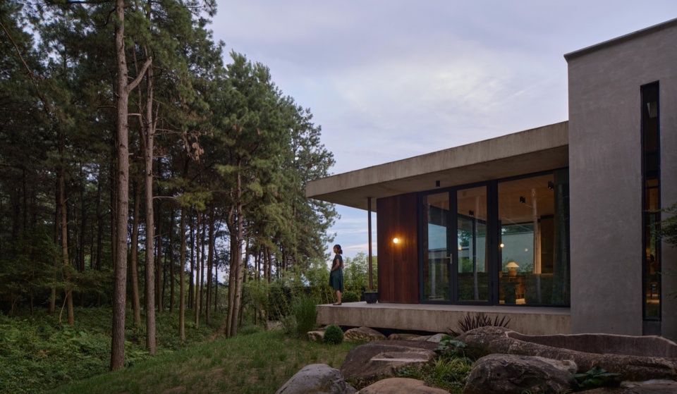 Anadu Pine Villa by STUDIO8 Architects