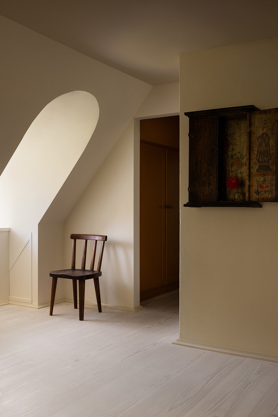 dinesen county house by mentze ottenstein