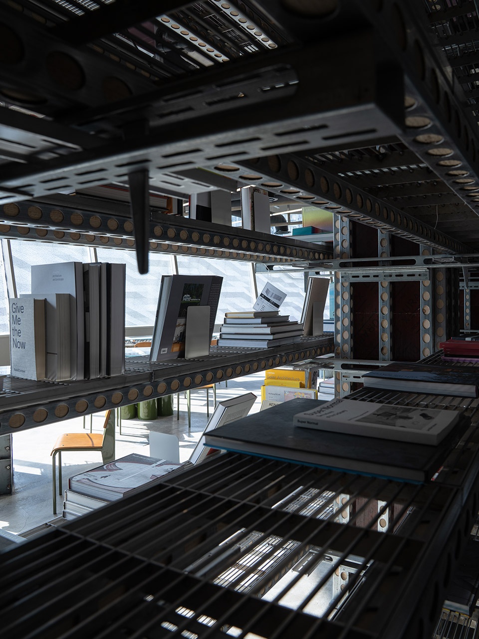 889glo art space by spactrum