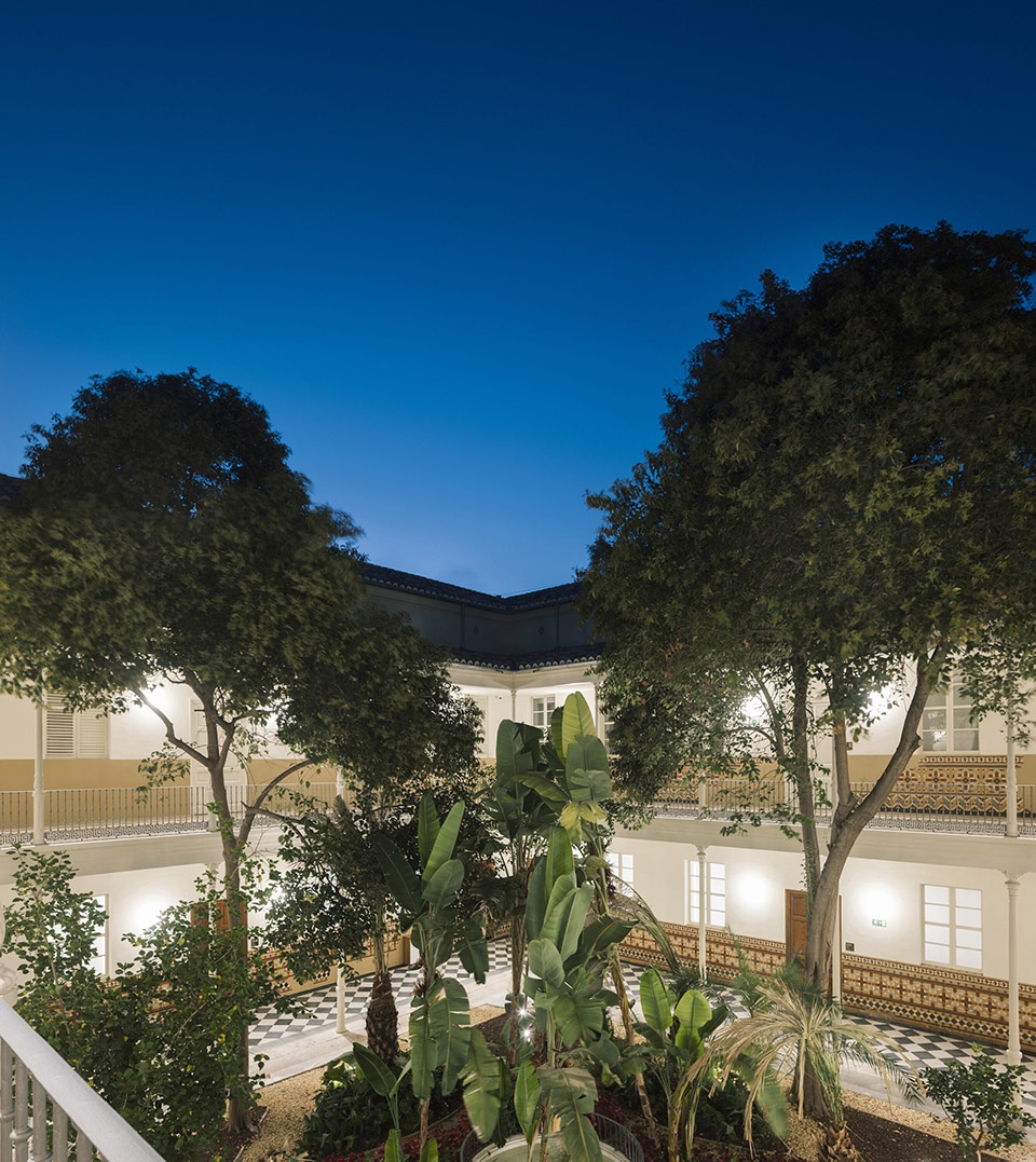 universidad europea turia campus by ramon esteve estudio