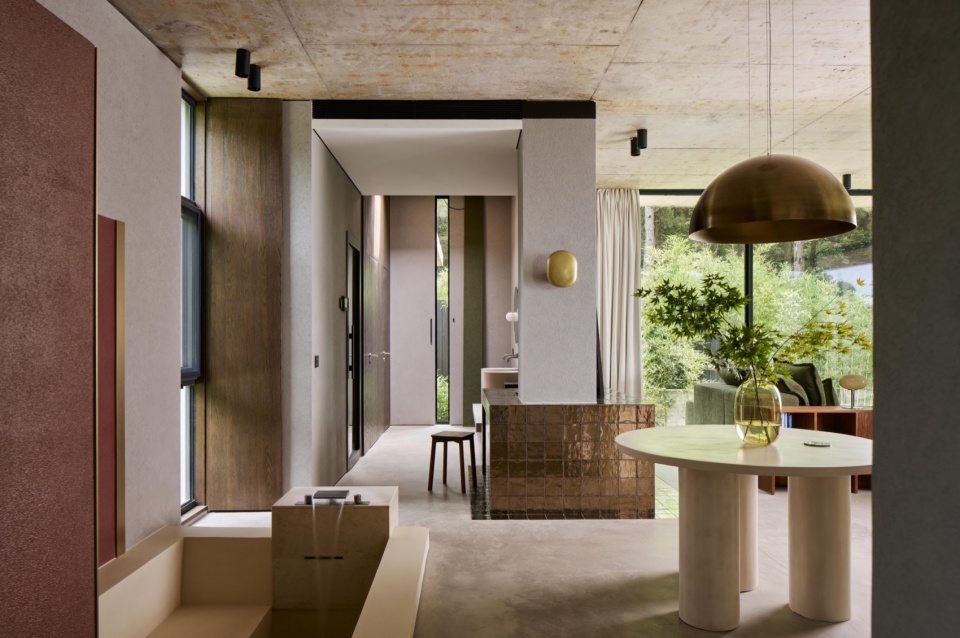 Anadu Pine Villa by STUDIO8 Architects