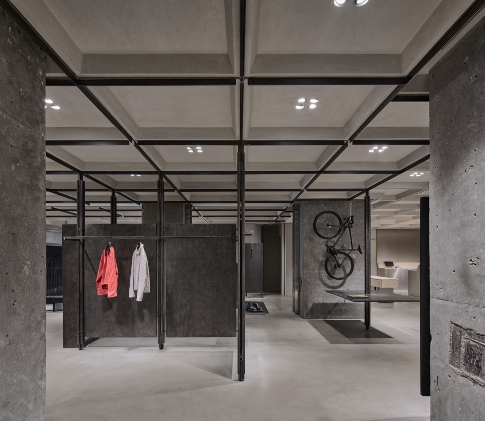 ZARA Nanjing Xinjiekou Flagship Store by AIM Architecture
