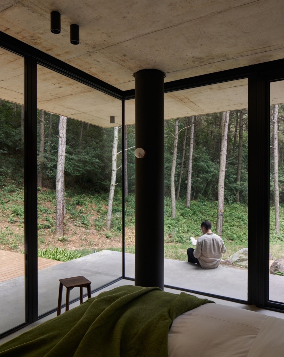 Anadu Pine Villa by STUDIO8 Architects