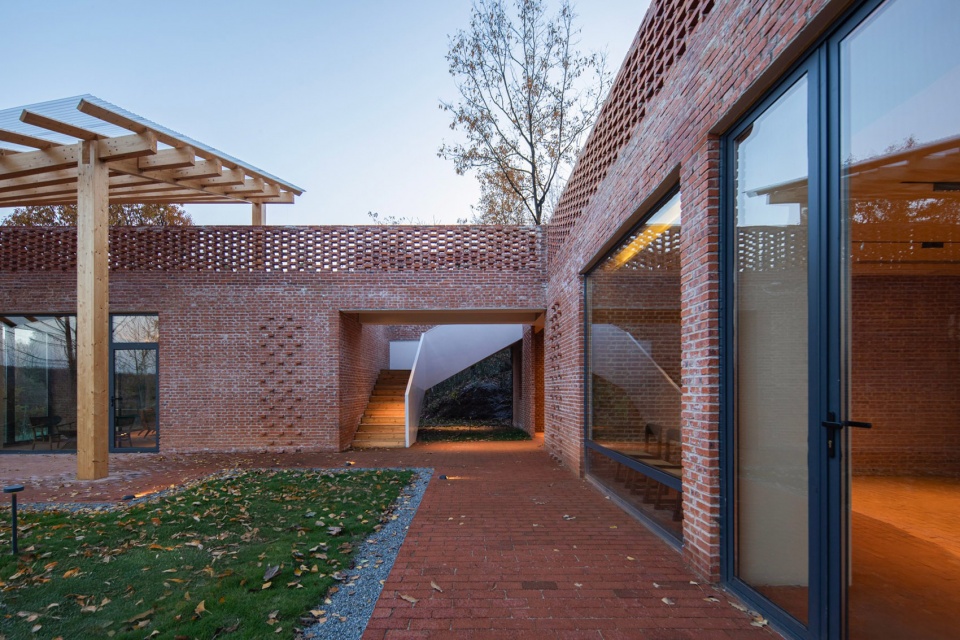 sui county hemei center by upa architects