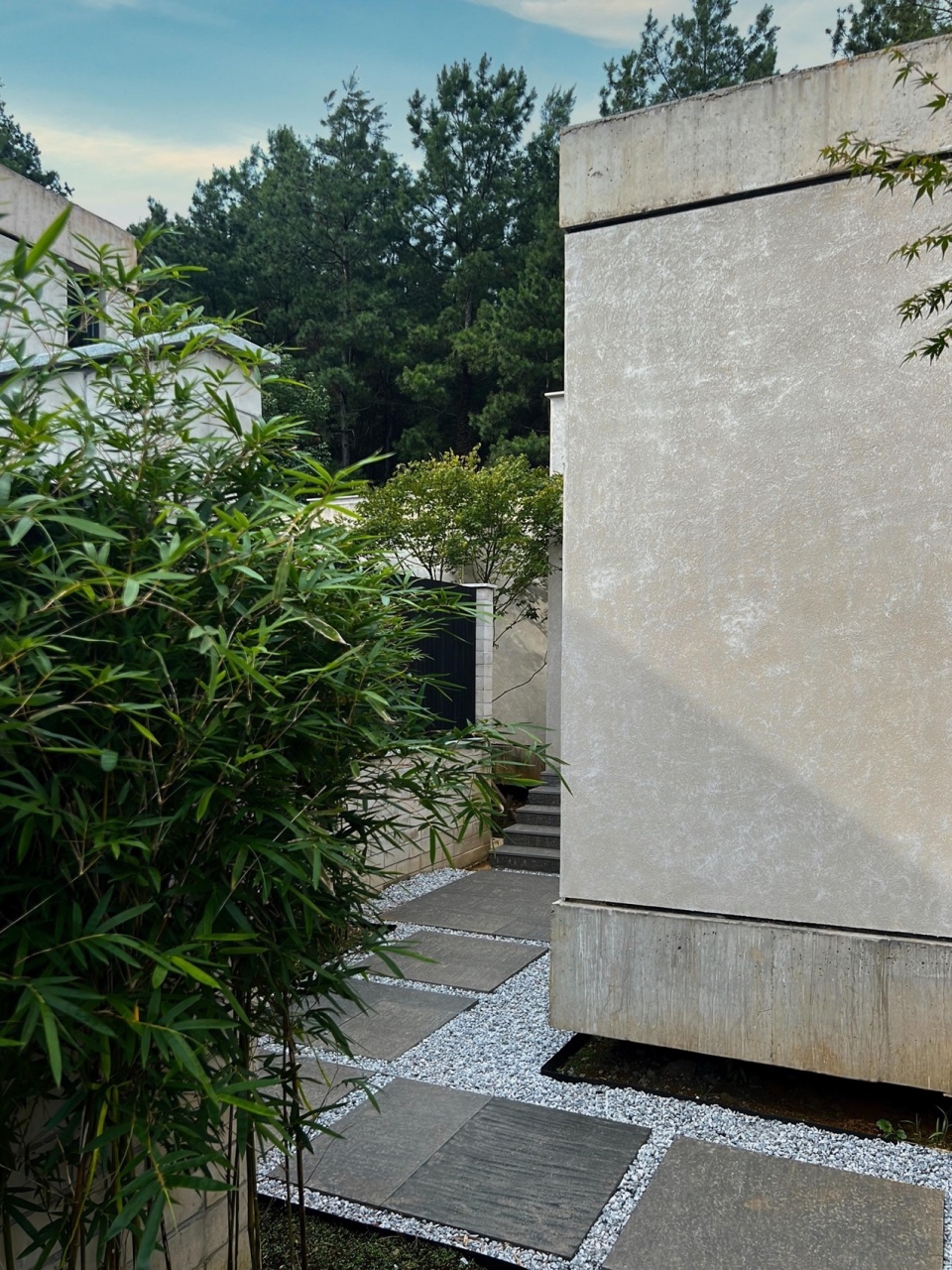 Anadu Pine Villa by STUDIO8 Architects