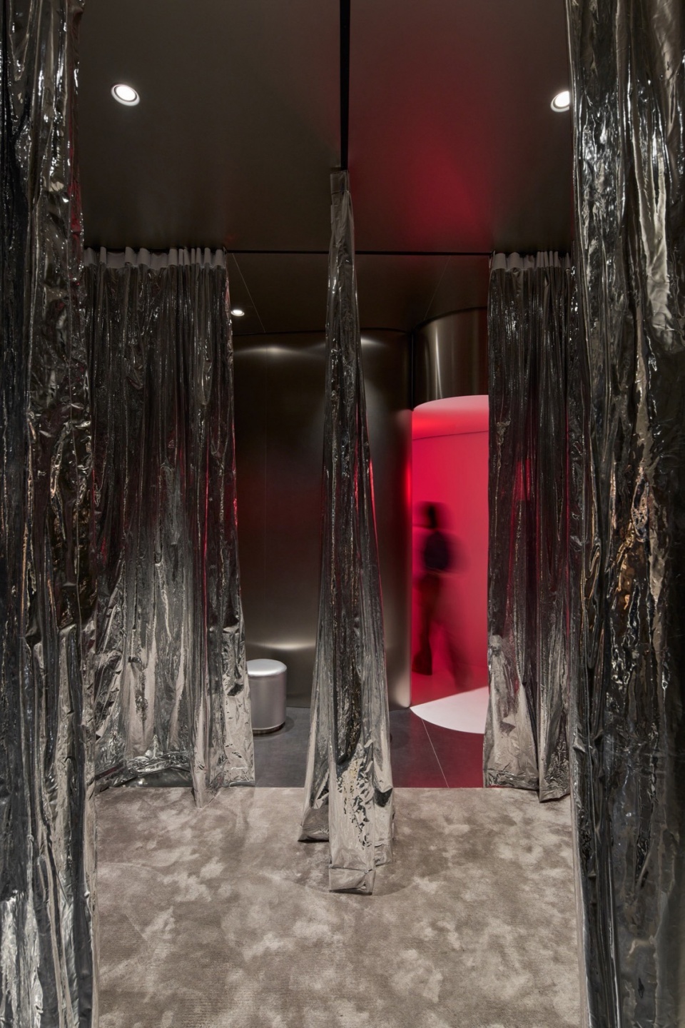 ZARA Nanjing Xinjiekou Flagship Store by AIM Architecture 0y5