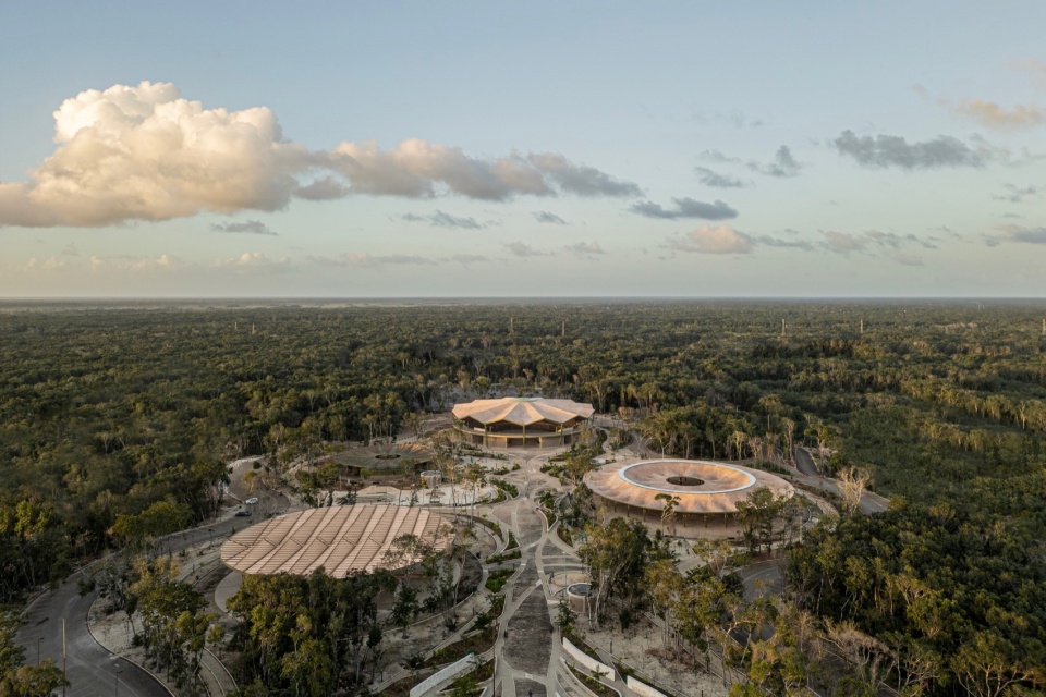 Parque Quintana Roo by AIDIA STUDIO