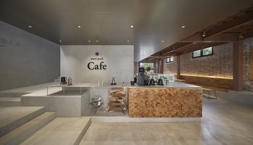 snow peak cafe matro luxury center by kiki arch