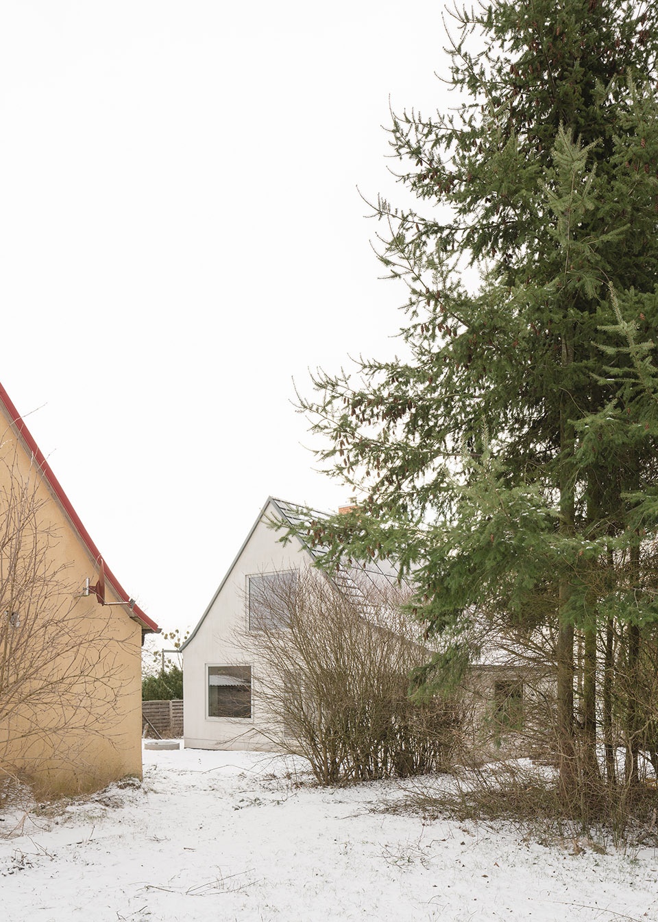 conversion of a settlers house by klopfel zeimer architekten