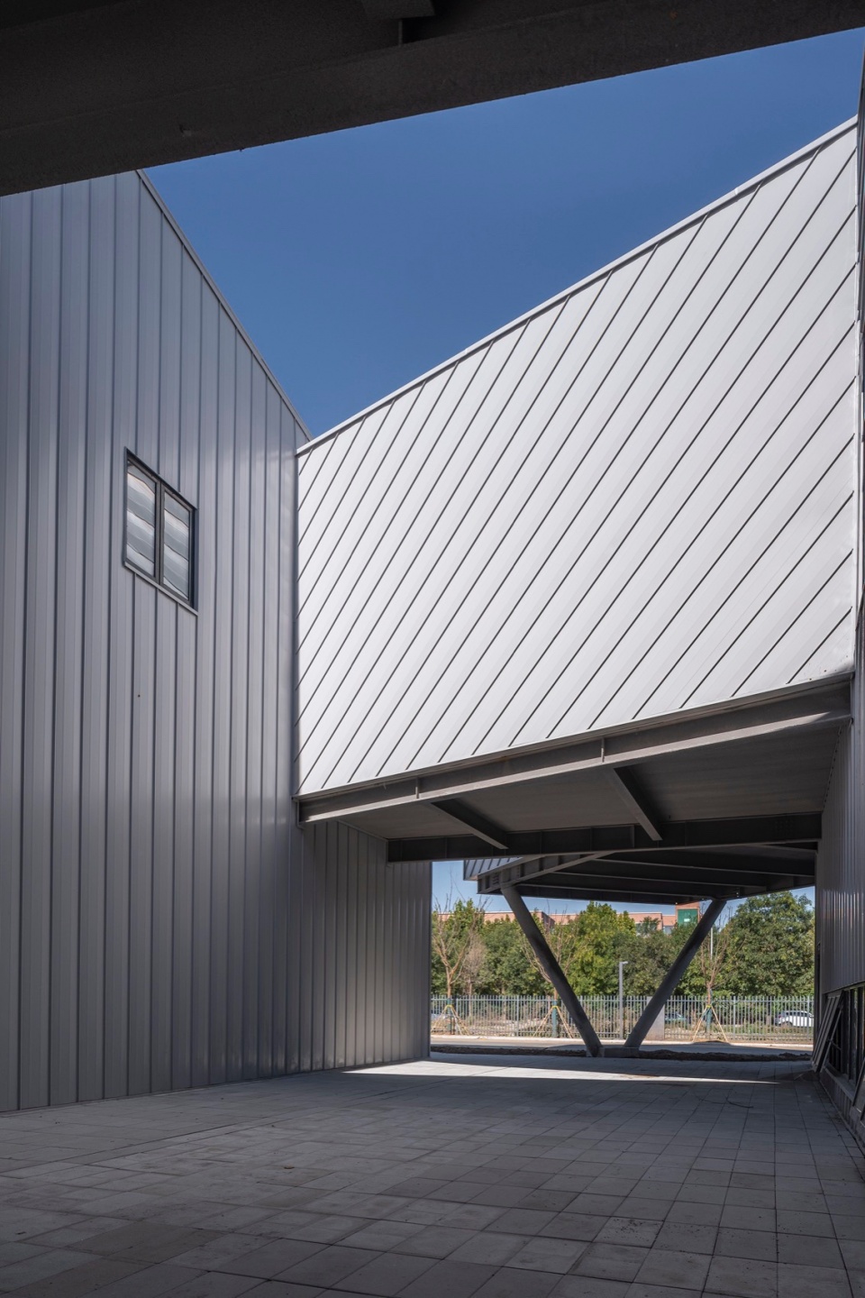 Yue Art Museum Yue Equestrian Hall by CU Office