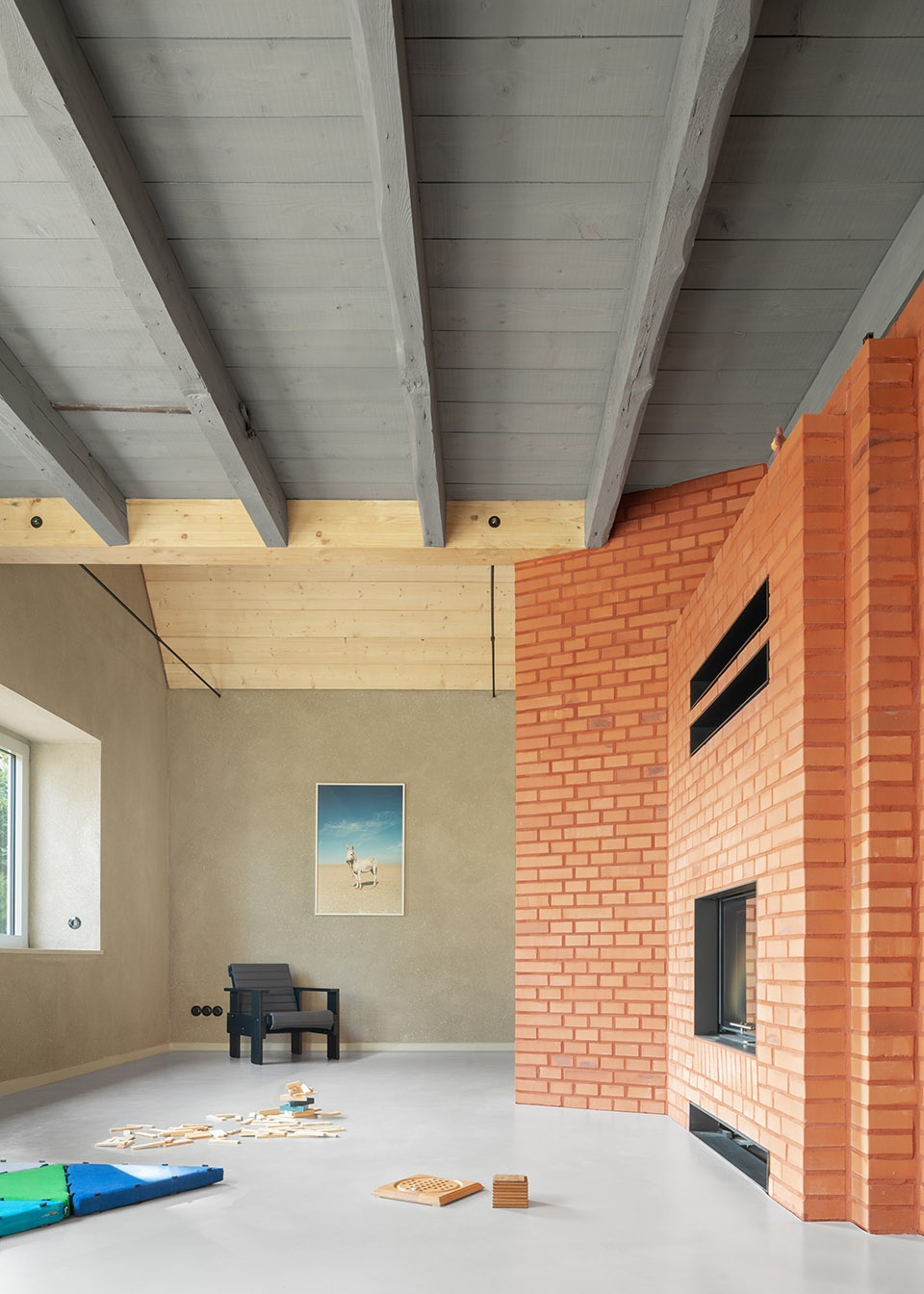 conversion of a settlers house by klopfel zeimer architekten