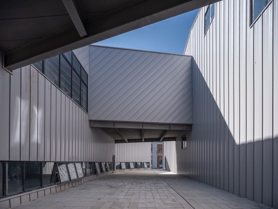 Yue Art Museum Yue Equestrian Hall by CU Office