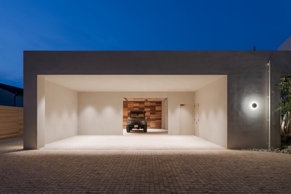 House in Yokosuka by REIICHI IKEDA DESIGN