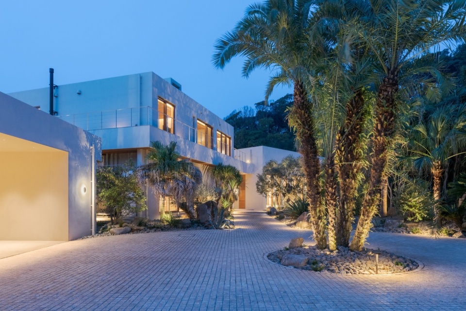 House in Yokosuka by REIICHI IKEDA DESIGN