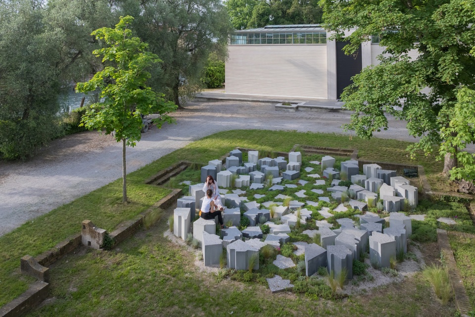 biennale architettura 2025 the map of glass by barkow leibinger